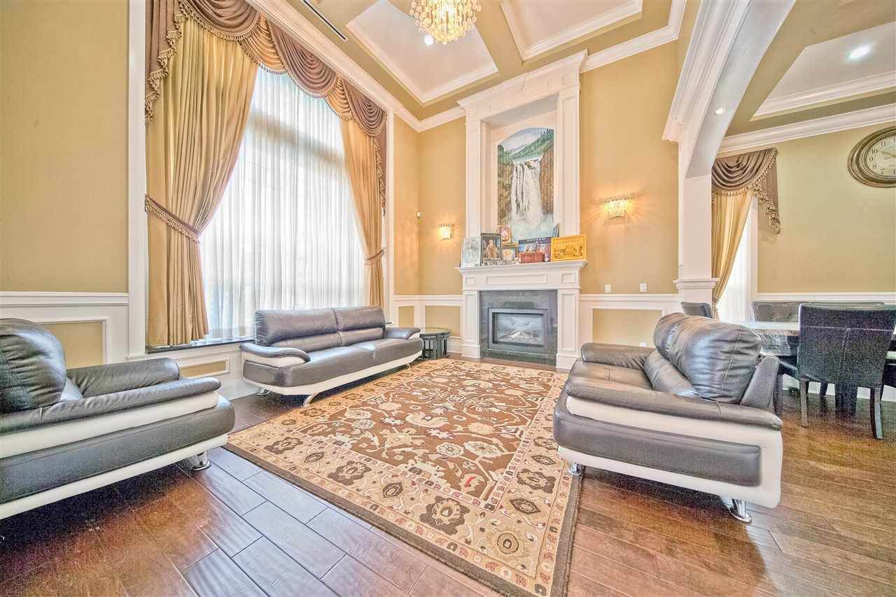10011 Aintree Crescent - Photo 1