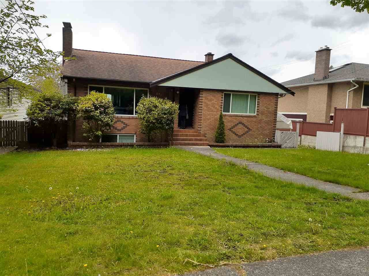 821 Holdom Avenue - Photo 1