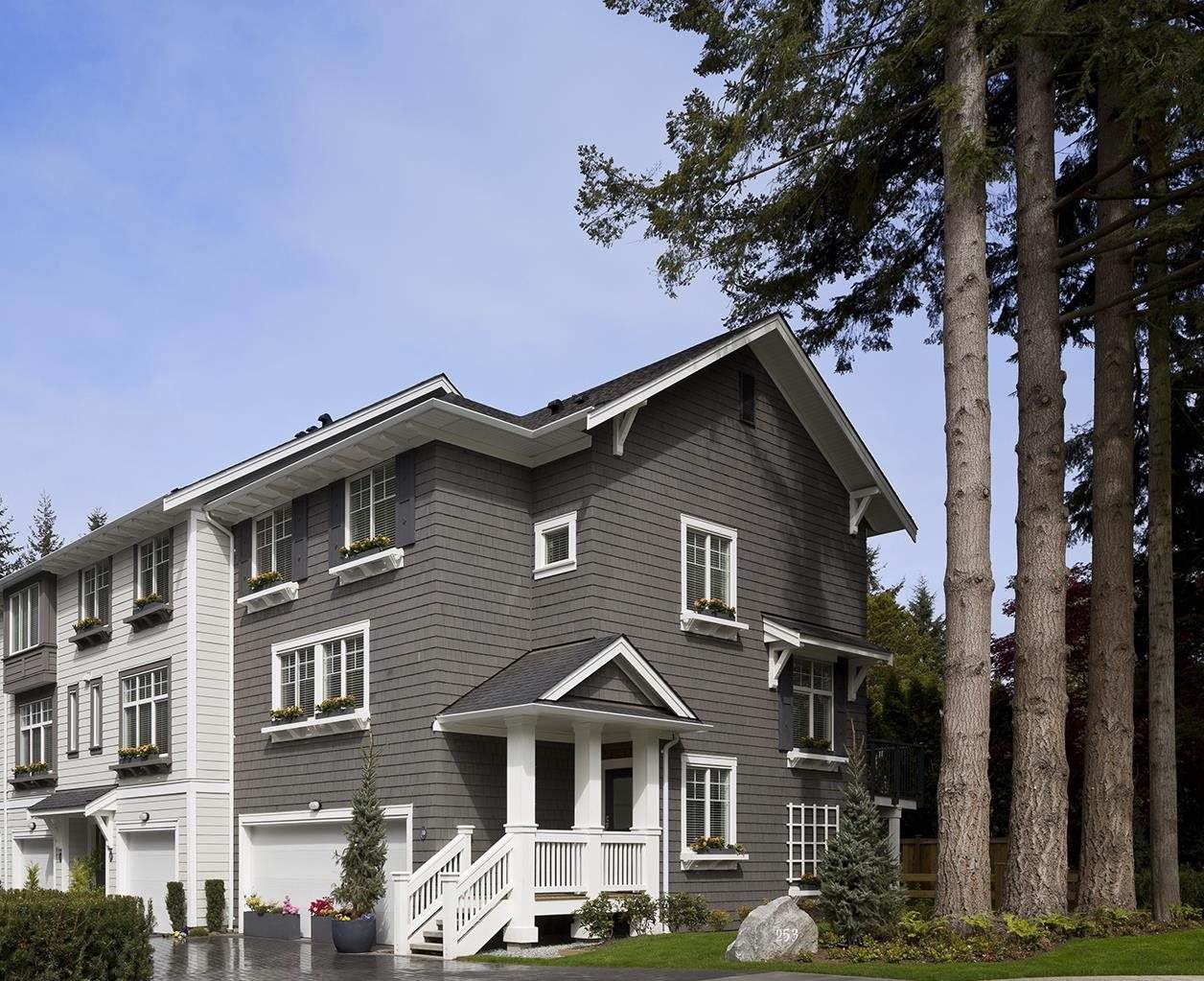 15487 99A Avenue - Photo 1