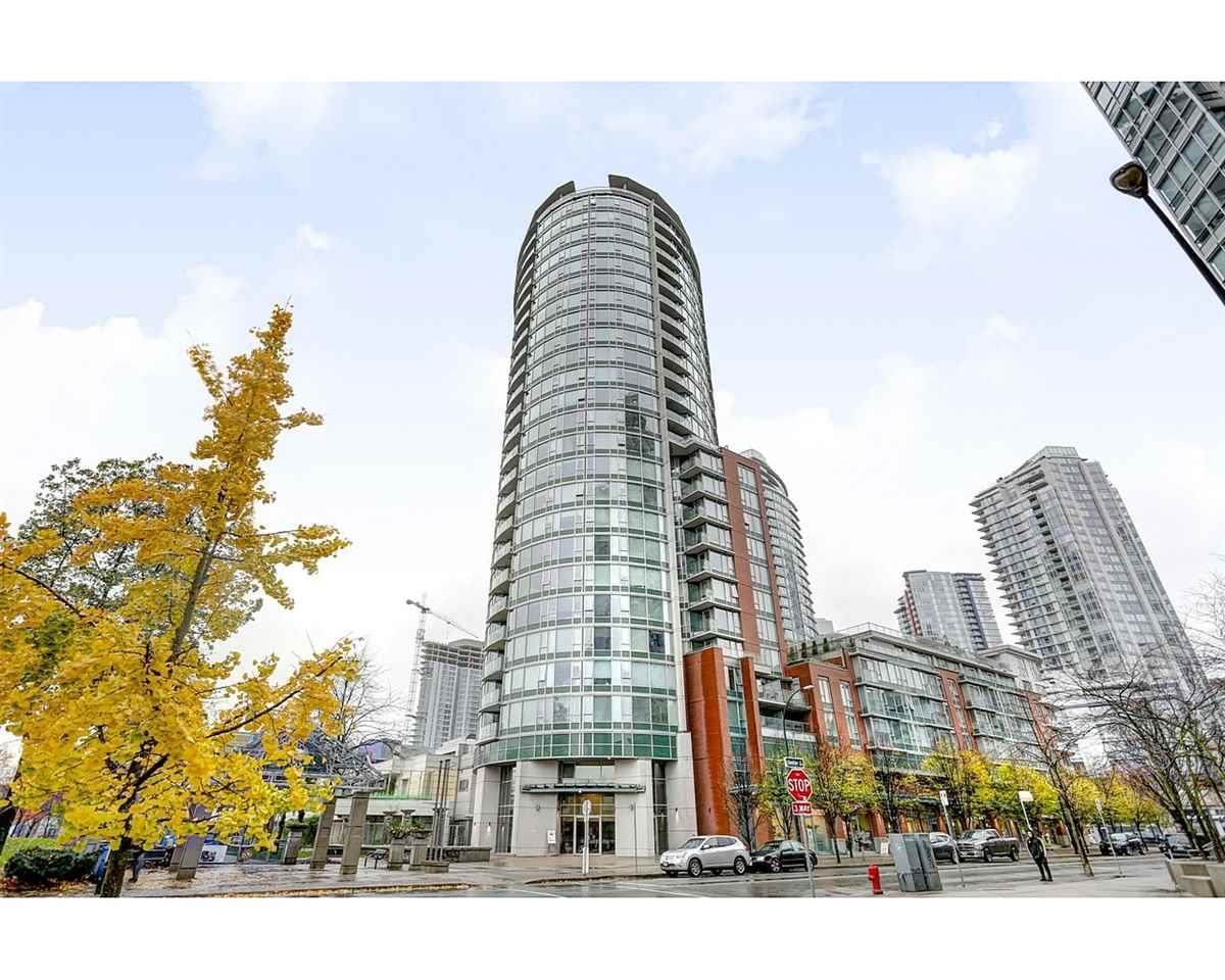 58 Keefer Place - Photo 1