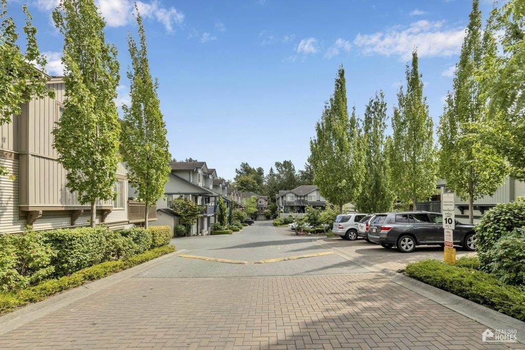 19250 65 Avenue - Photo 1