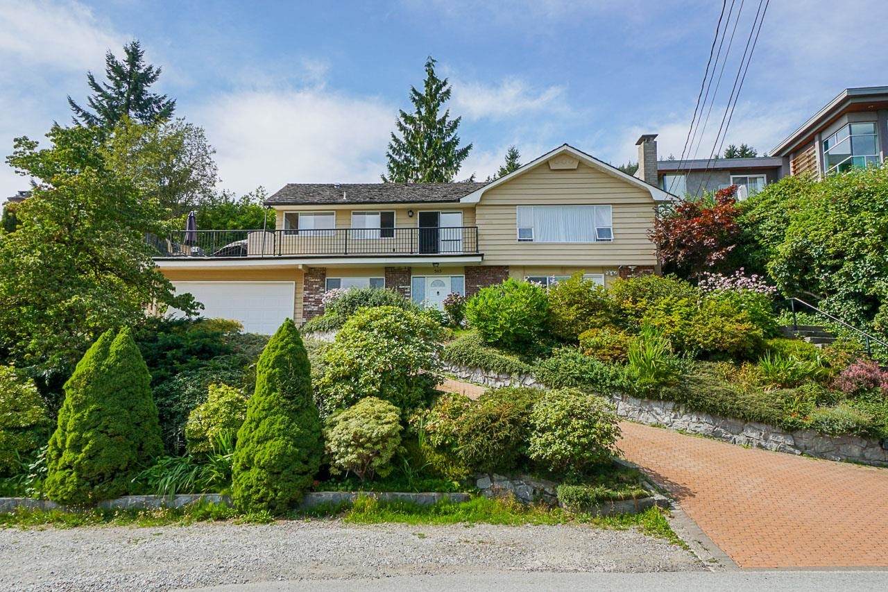 565 St. Andrews Road - Photo 1