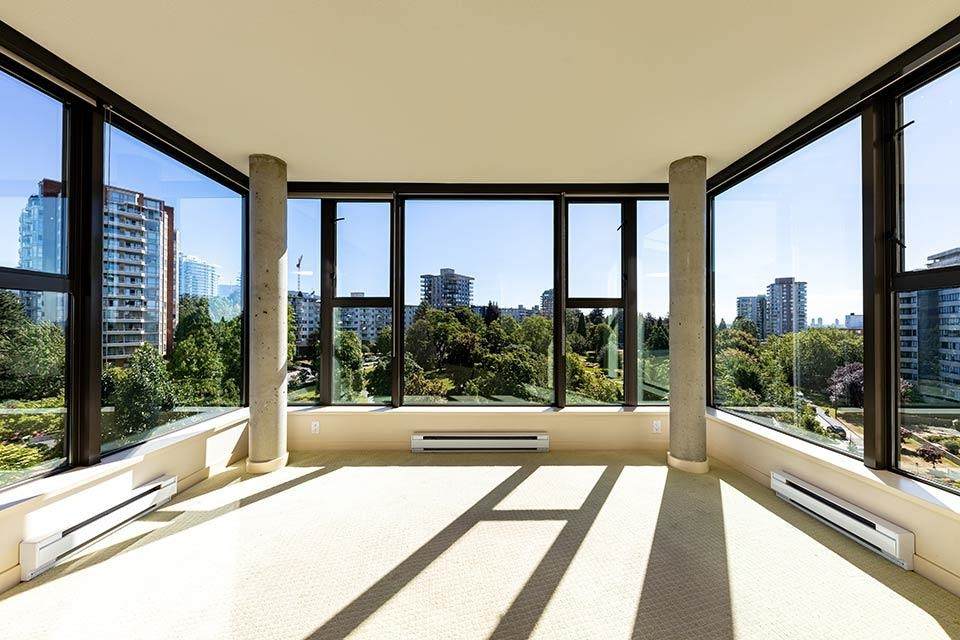 683 Victoria Park - Photo 1