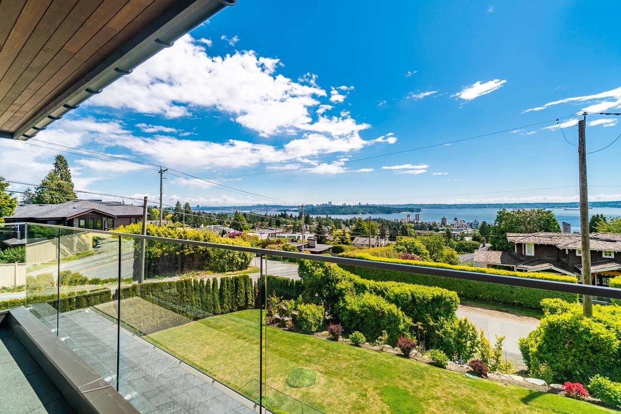 2205 Palmerston Avenue - Photo 1