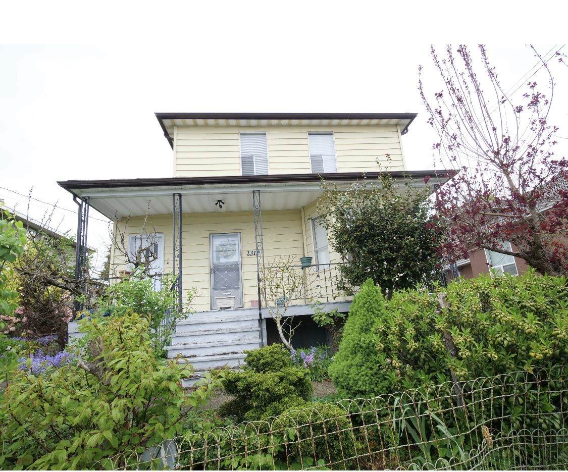 1311 Nanaimo Street - Photo 1