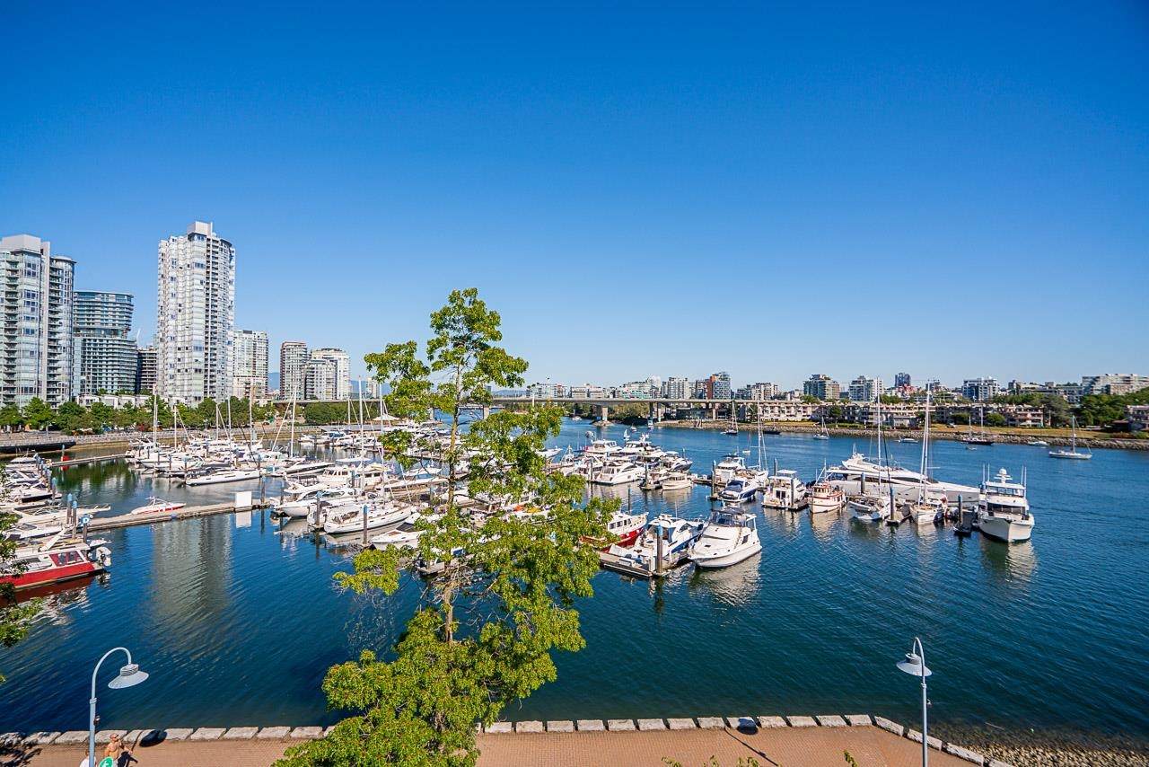 1228 Marinaside Crescent - Photo 1