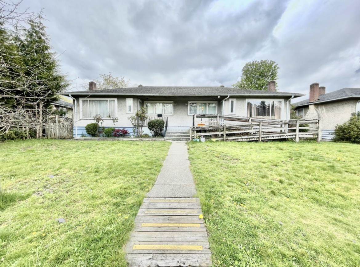 2576 Grandview Highway - Photo 1