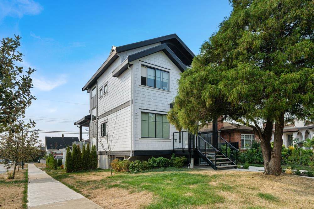 7237 Prince Albert Street - Photo 1