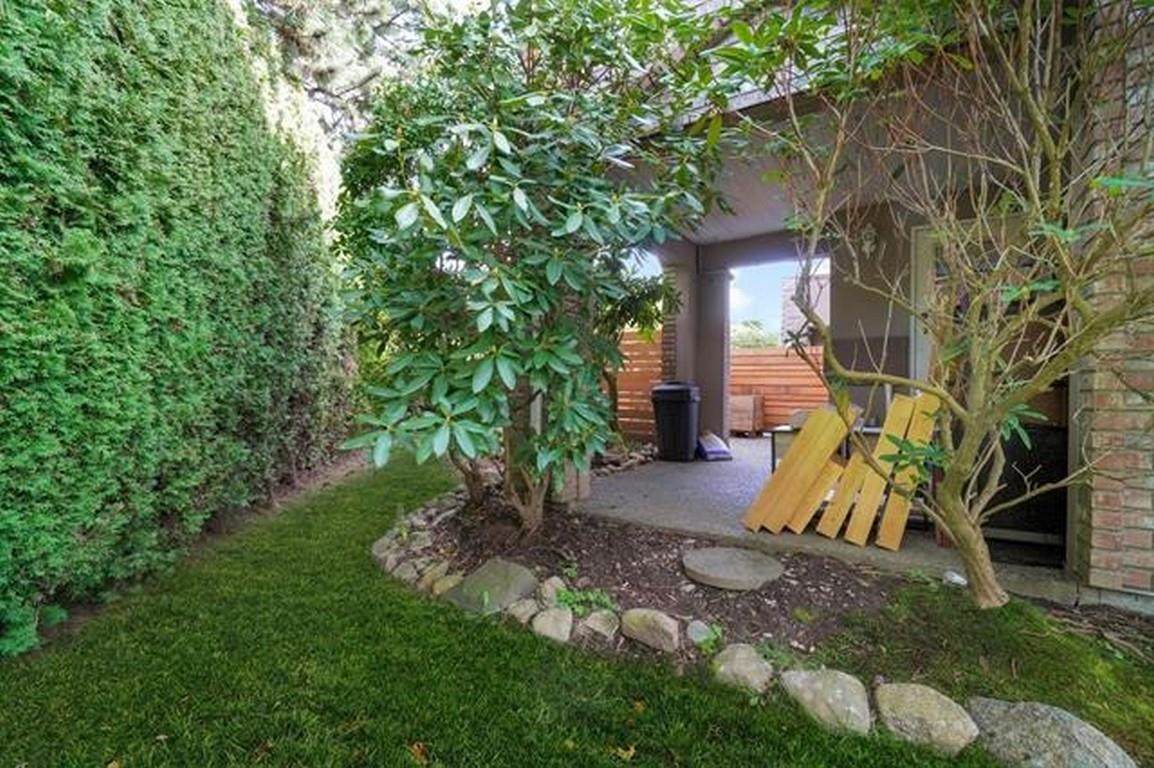 15550 26 Avenue - Photo 1