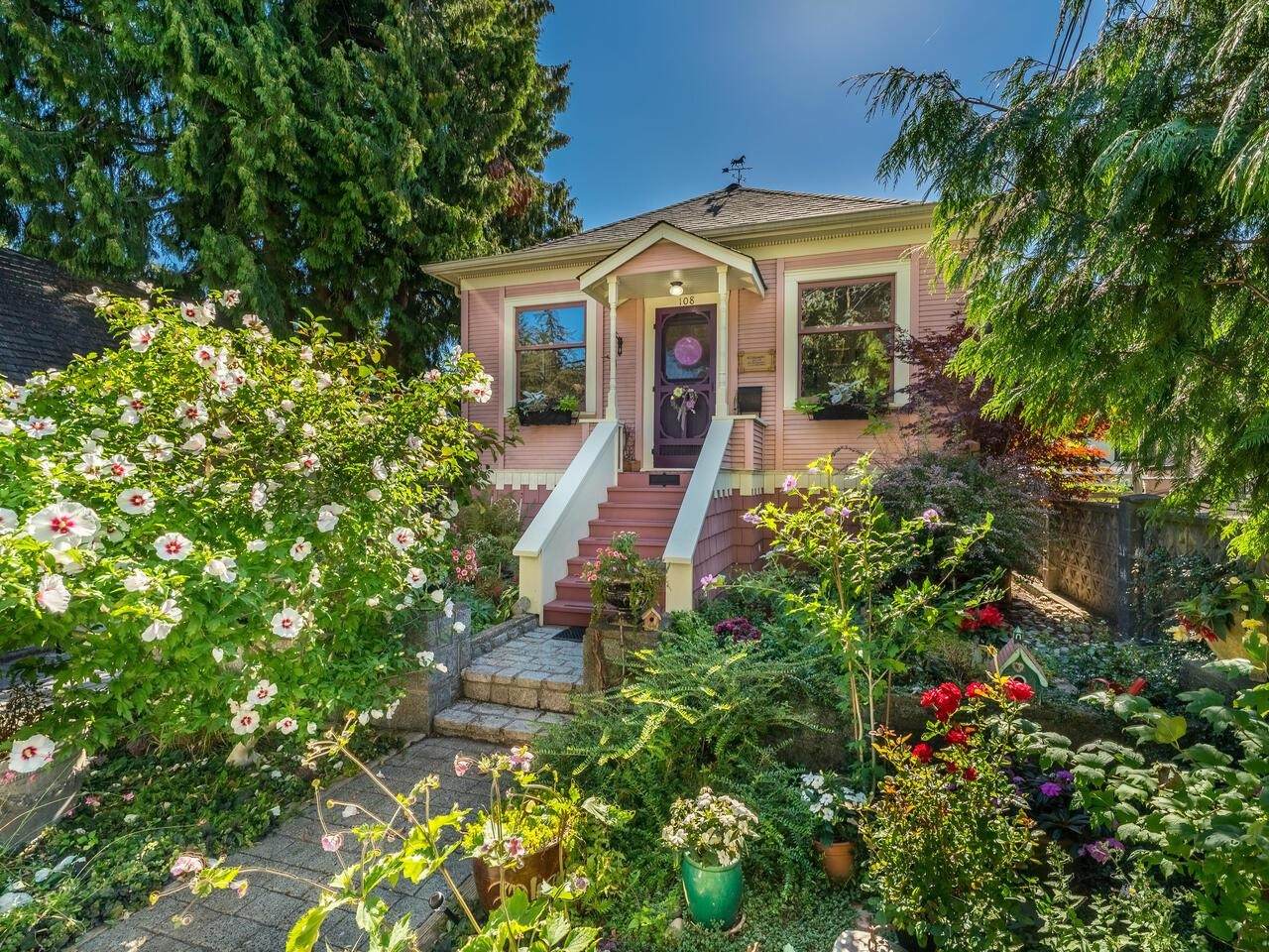 108 Oakland Street - Photo 1