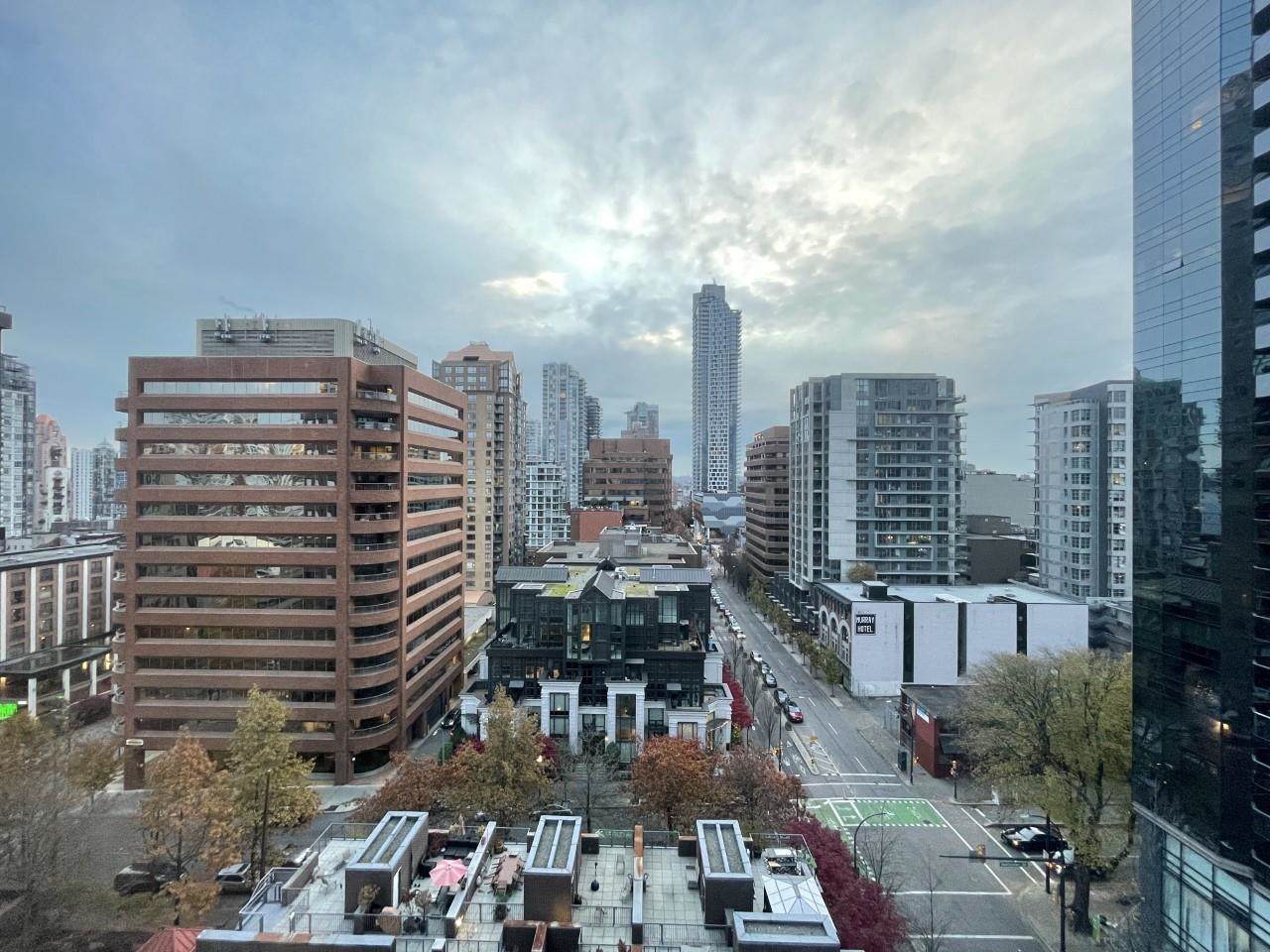1068 Hornby Street - Photo 1