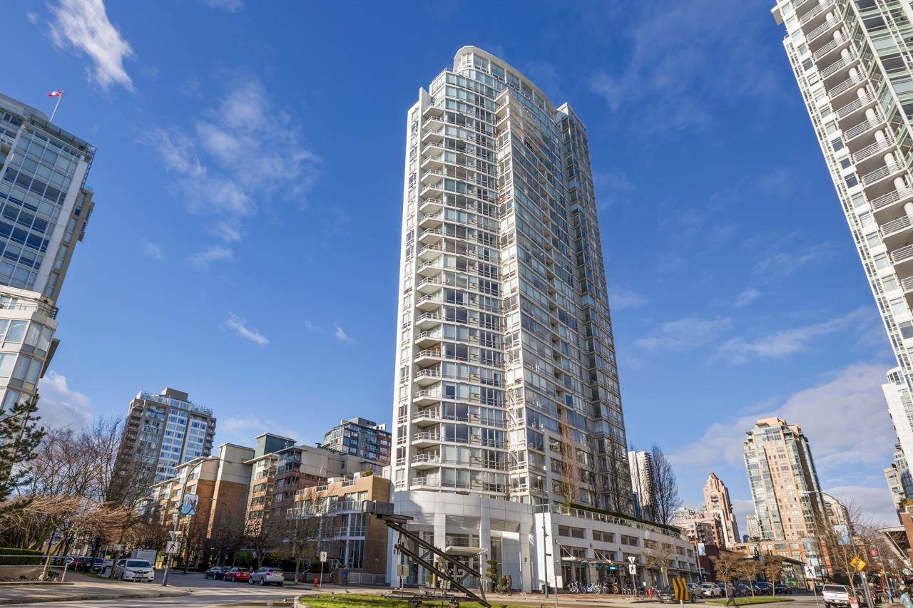 1201 Marinaside Crescent - Photo 1