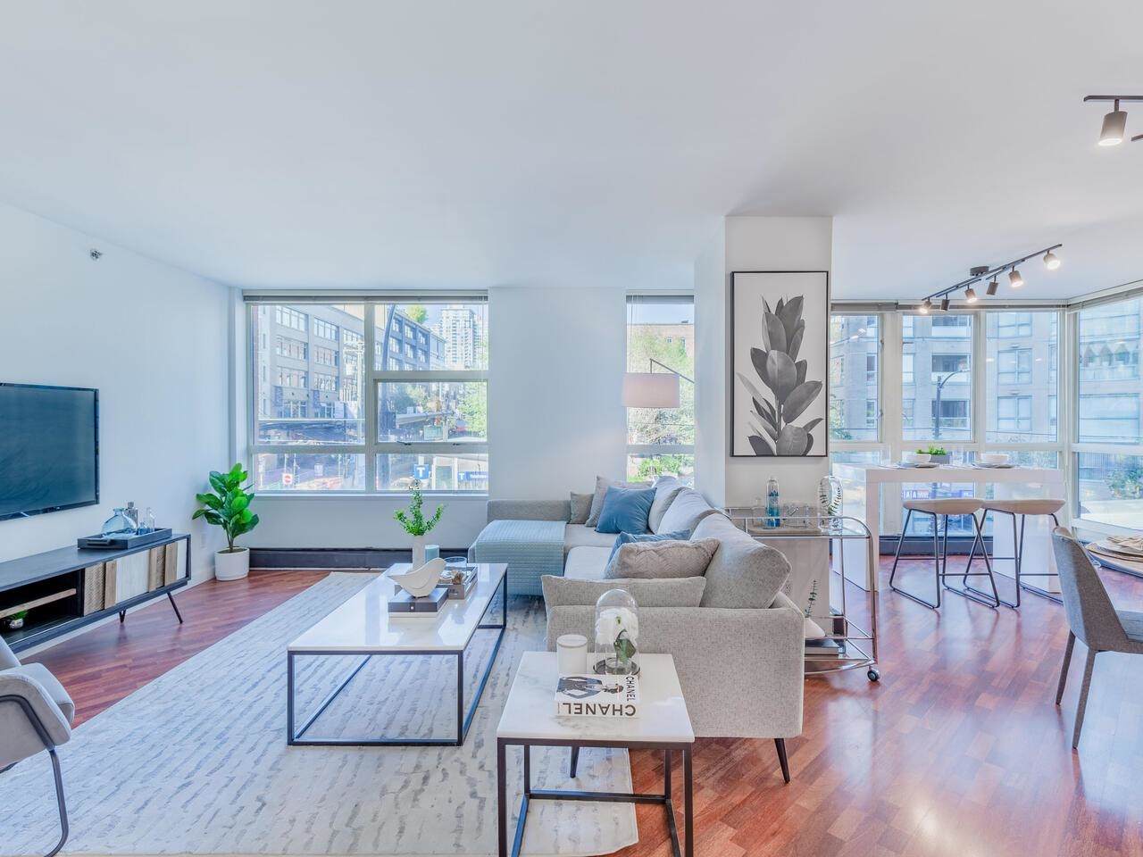212 Davie Street - Photo 1