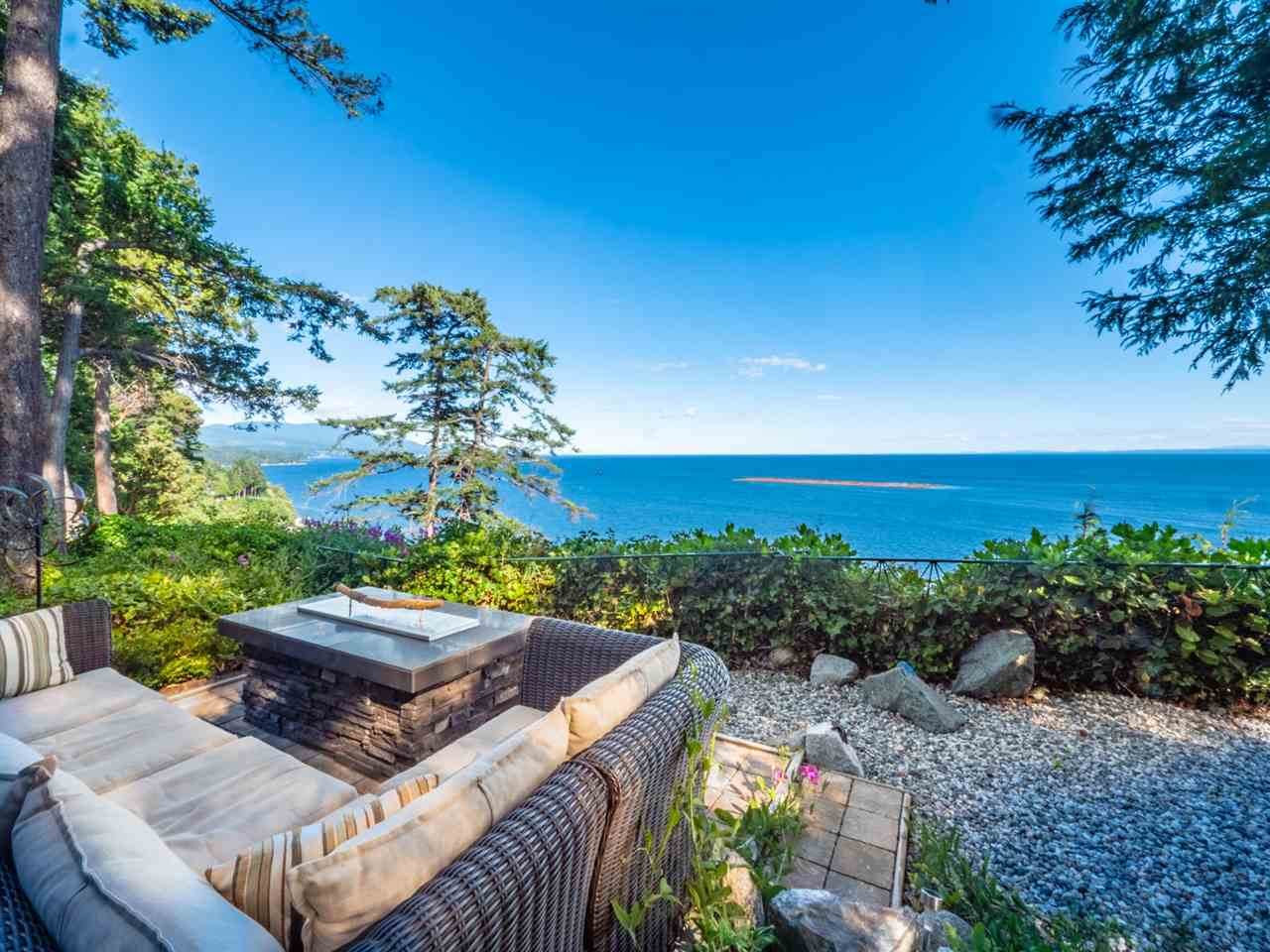 7795 Redrooffs Road - Photo 1