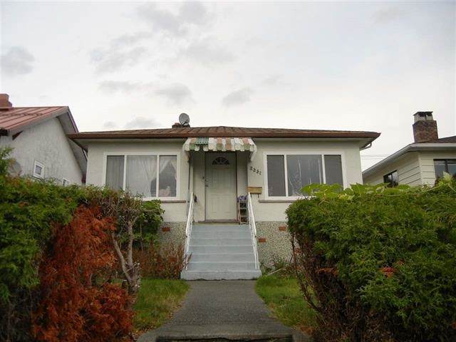 2831 Broadway - Photo 1