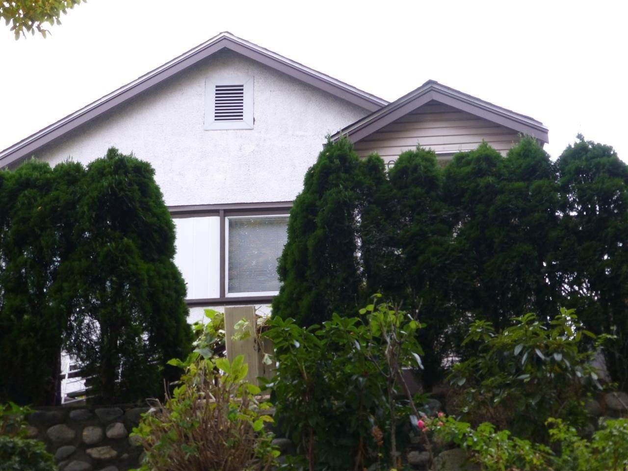 2707 Broadway - Photo 1