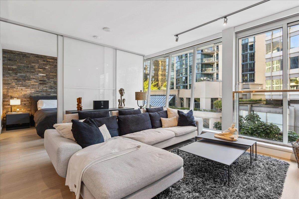 1477 Pender Street - Photo 1