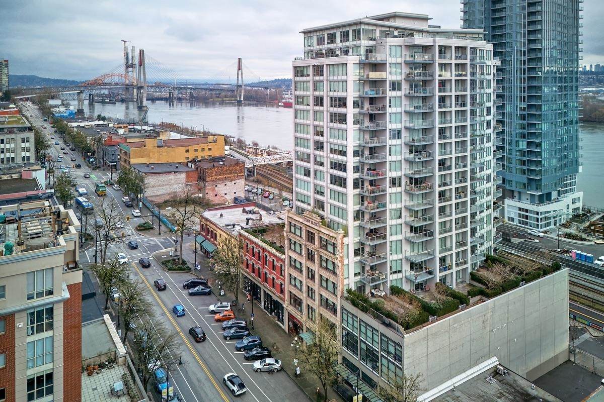 668 Columbia Street - Photo 1