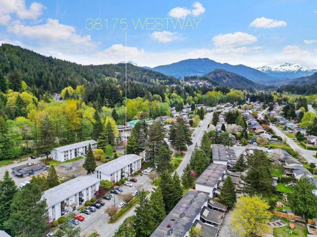 38175 Westway Avenue - Photo 1