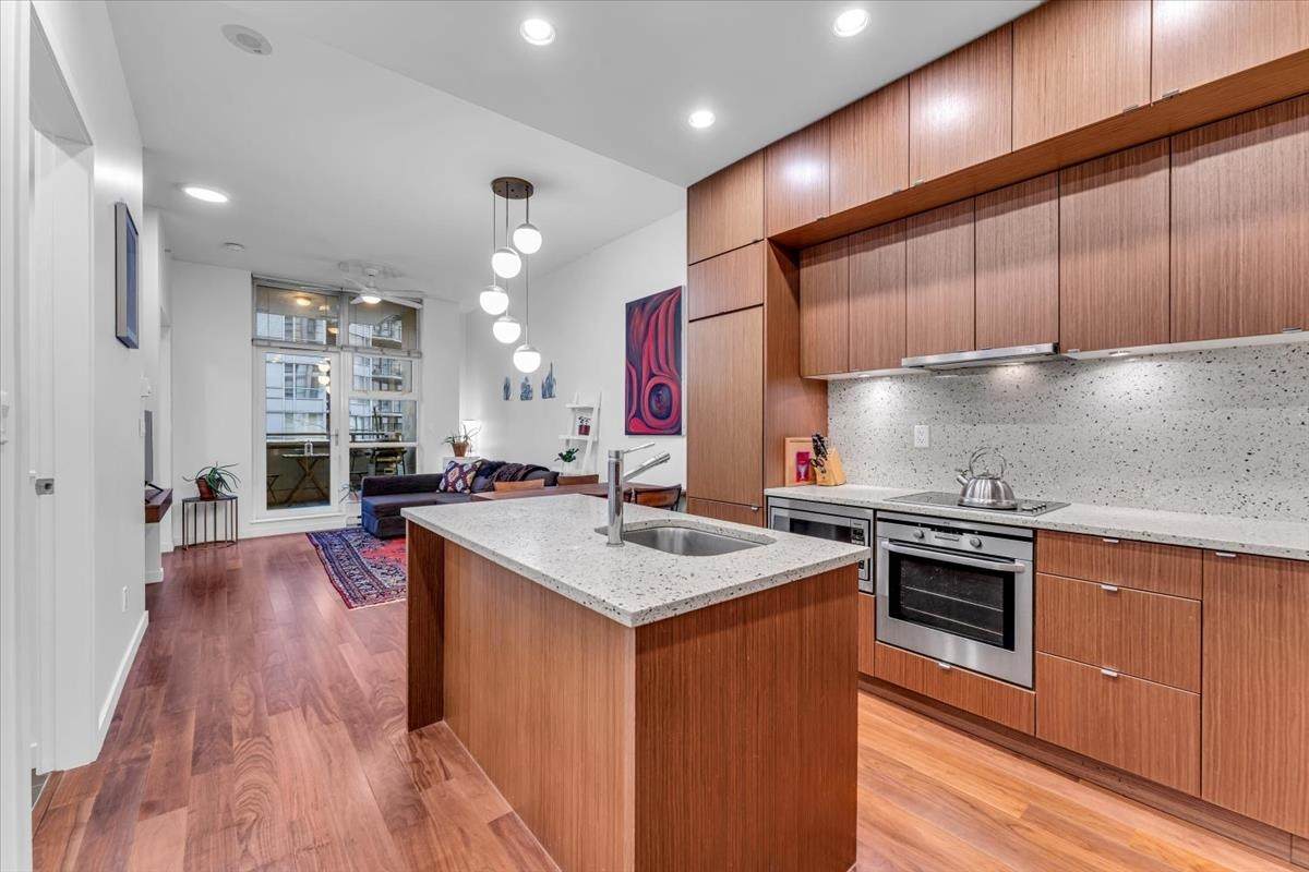 1205 Howe Street - Photo 1