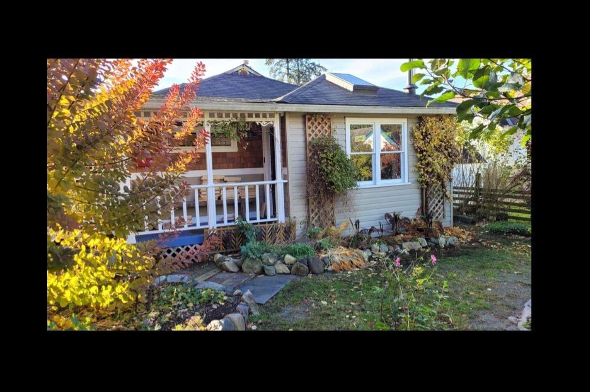 20530 Westfield Avenue - Photo 1