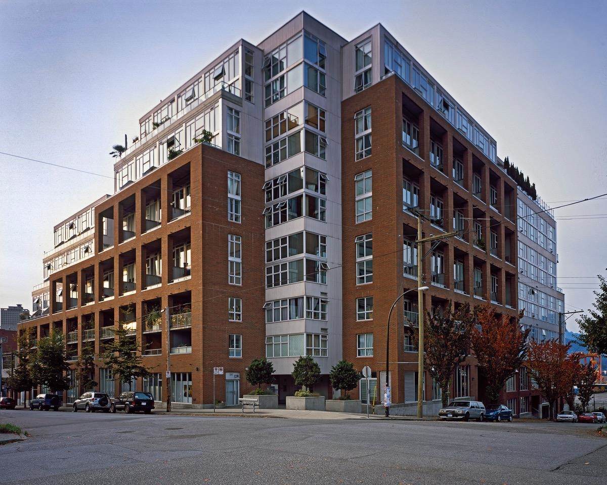 289 Alexander Street - Photo 1