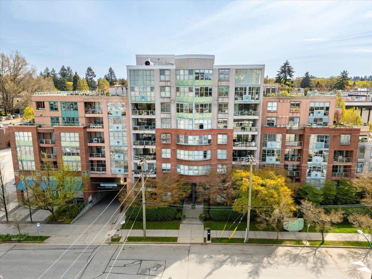 518 14th Avenue - Photo 1