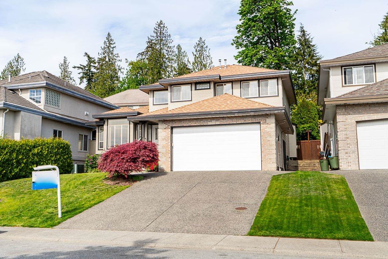 10439 Tamarack Crescent - Photo 1
