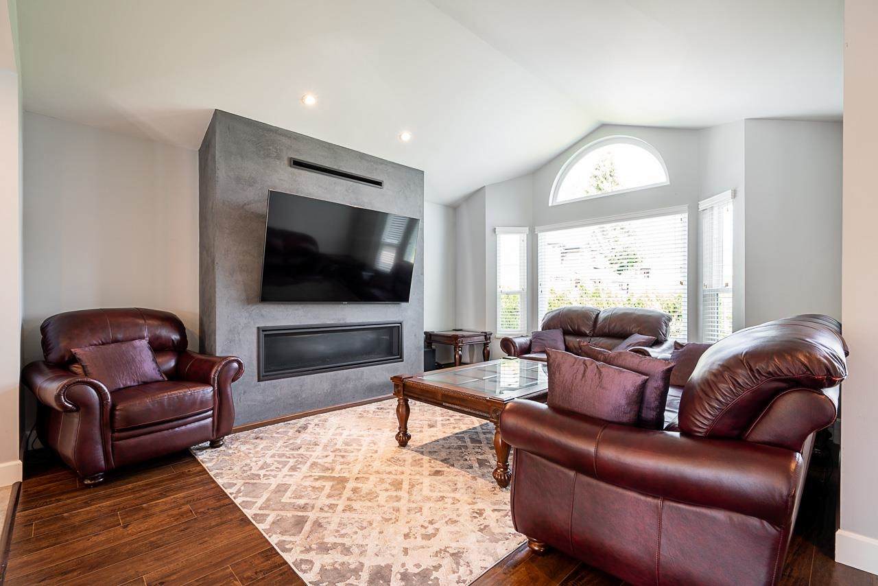 8489 146 Street - Photo 1