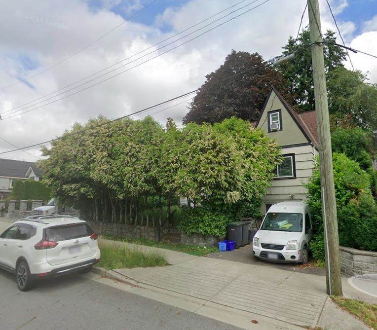 949 Harris Avenue - Photo 1