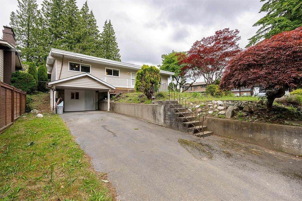 34357 Woodbine Crescent - Photo 1