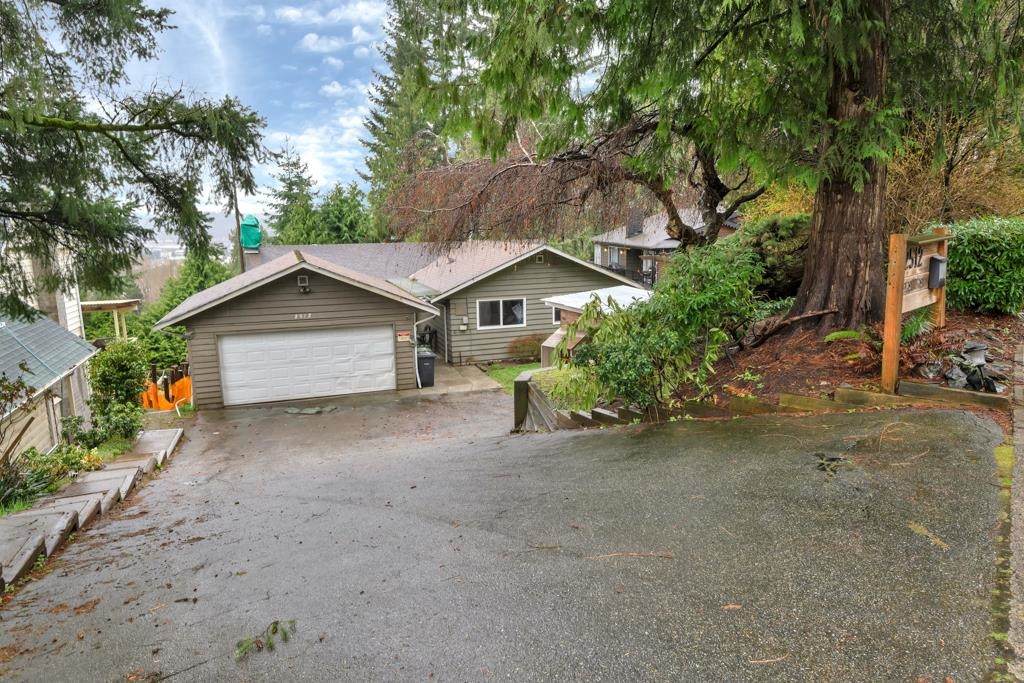 2512 Penshurst Court - Photo 1