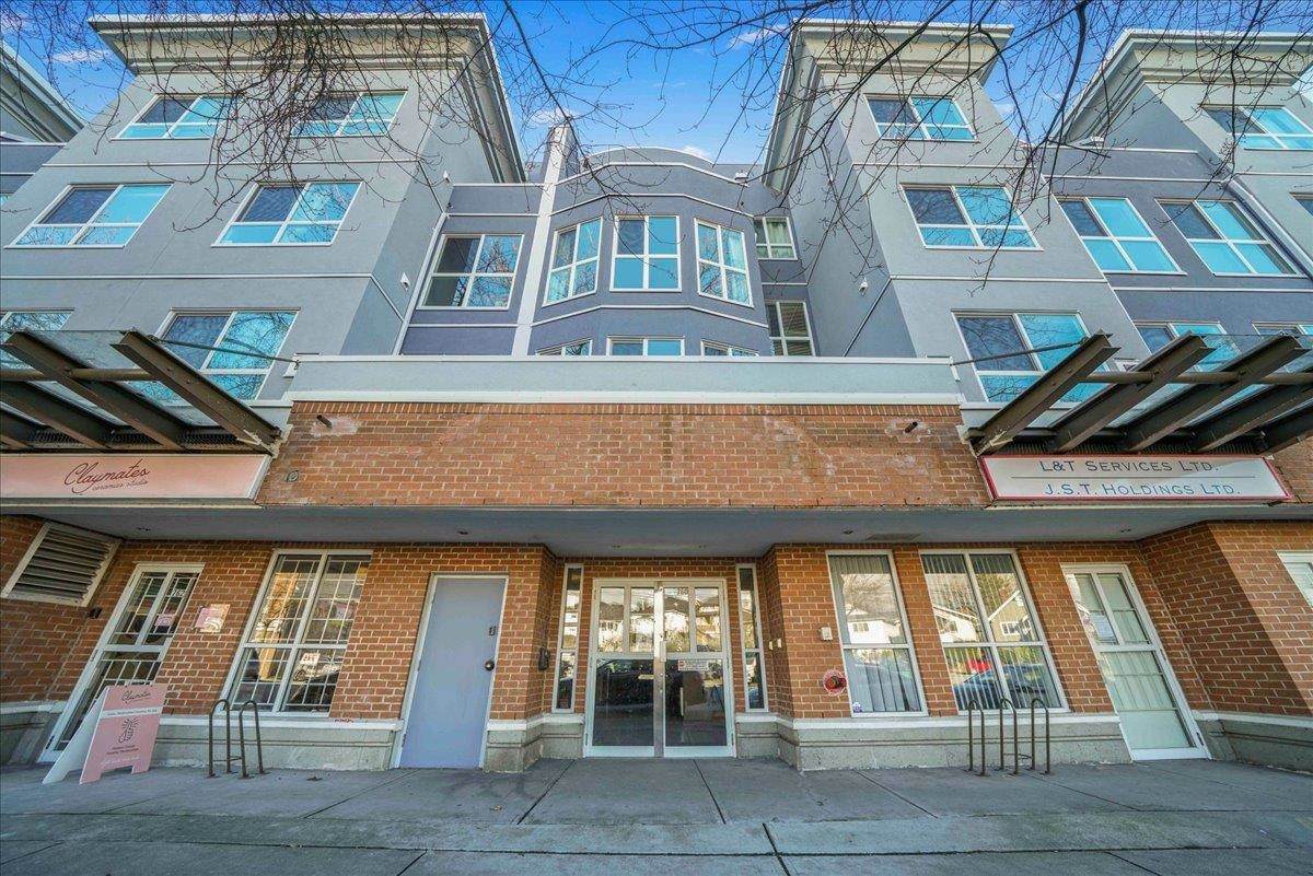 760 Kingsway - Photo 1