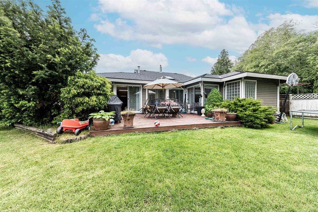 14636 18 Avenue - Photo 1