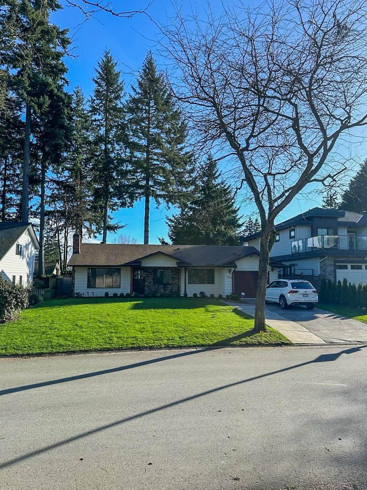 15324 22 Avenue - Photo 1