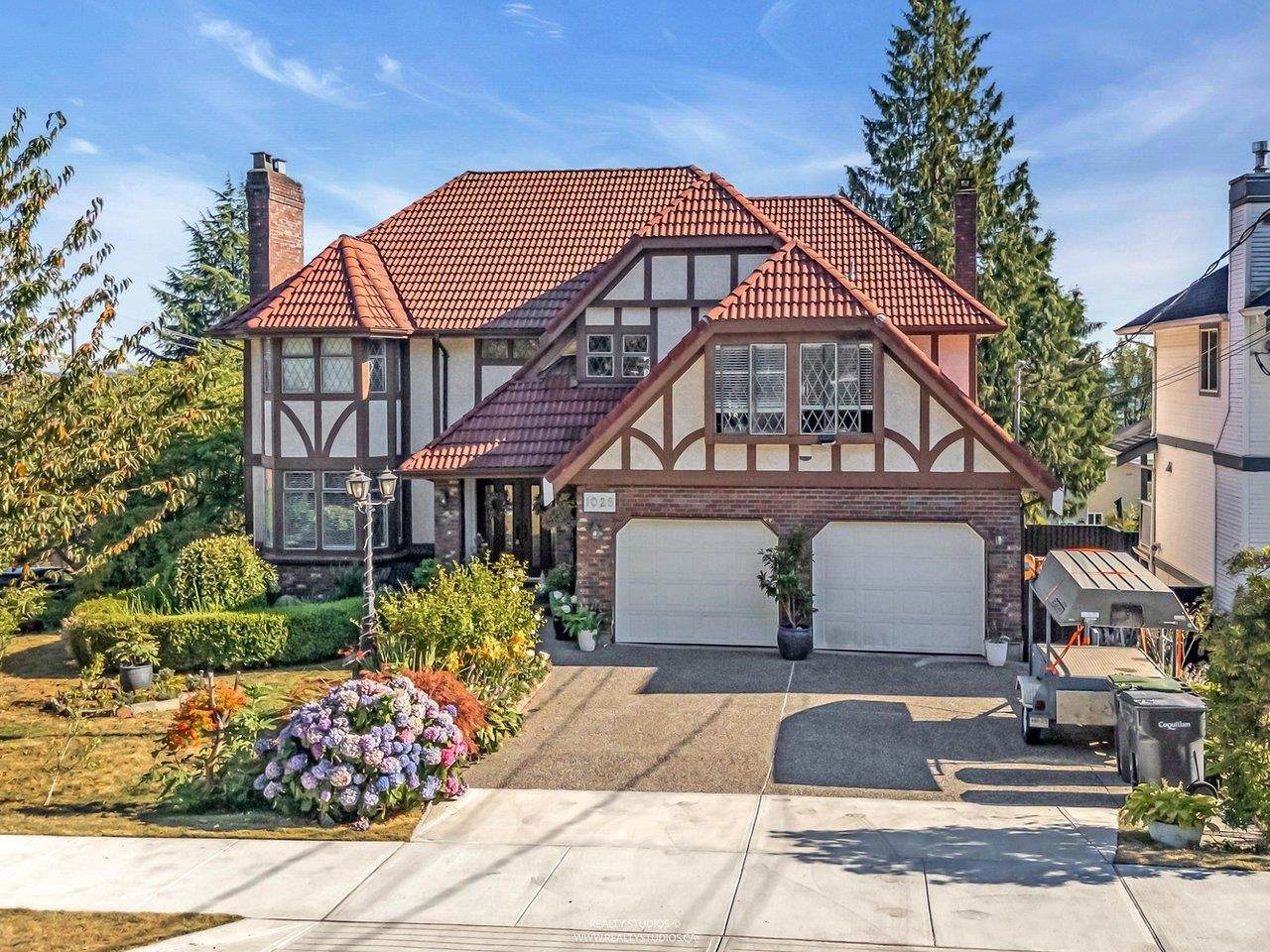 1028 Dansey Avenue - Photo 1