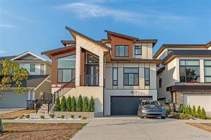 16759 18 Avenue - Photo 1