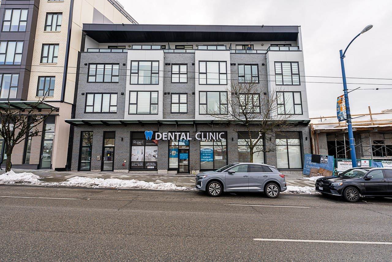 3050 Kingsway - Photo 1