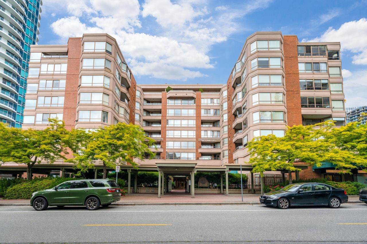 15111 Russell Avenue - Photo 1
