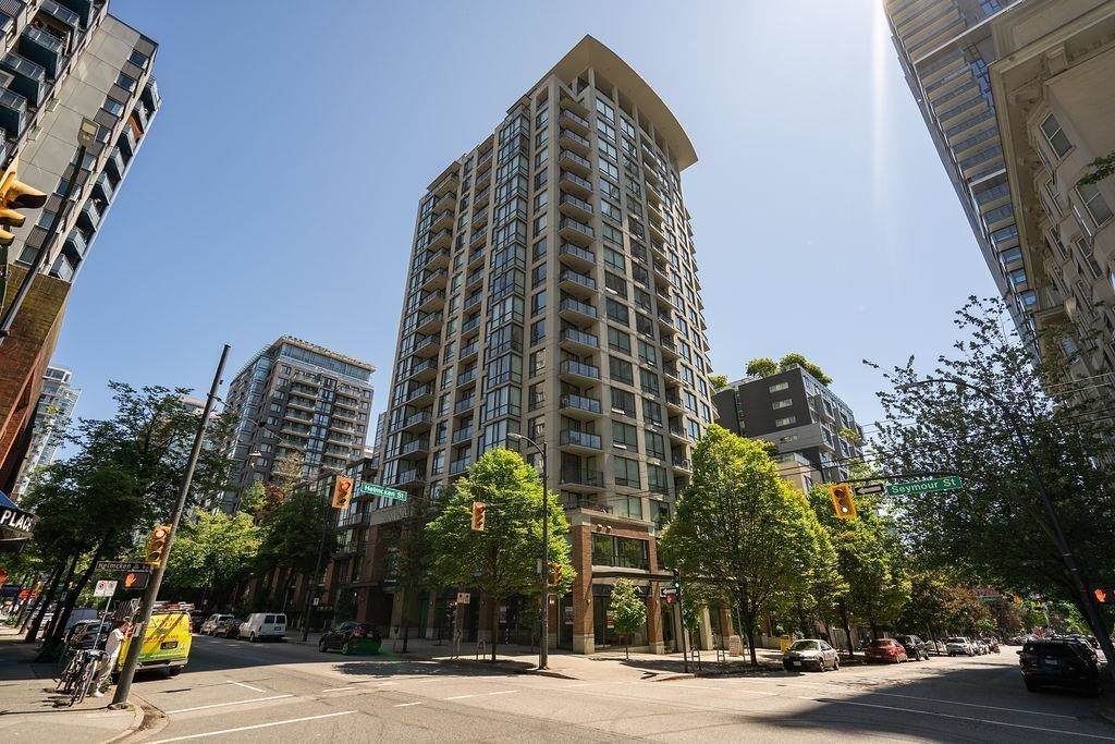 1082 Seymour Street - Photo 1