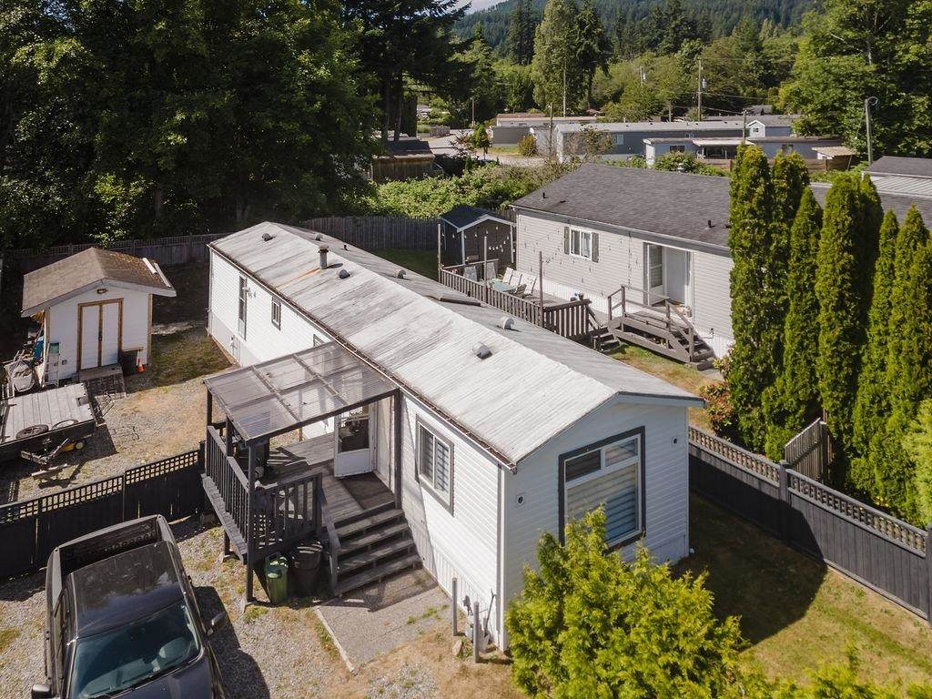 1413 Sunshine Coast Highway - Photo 1