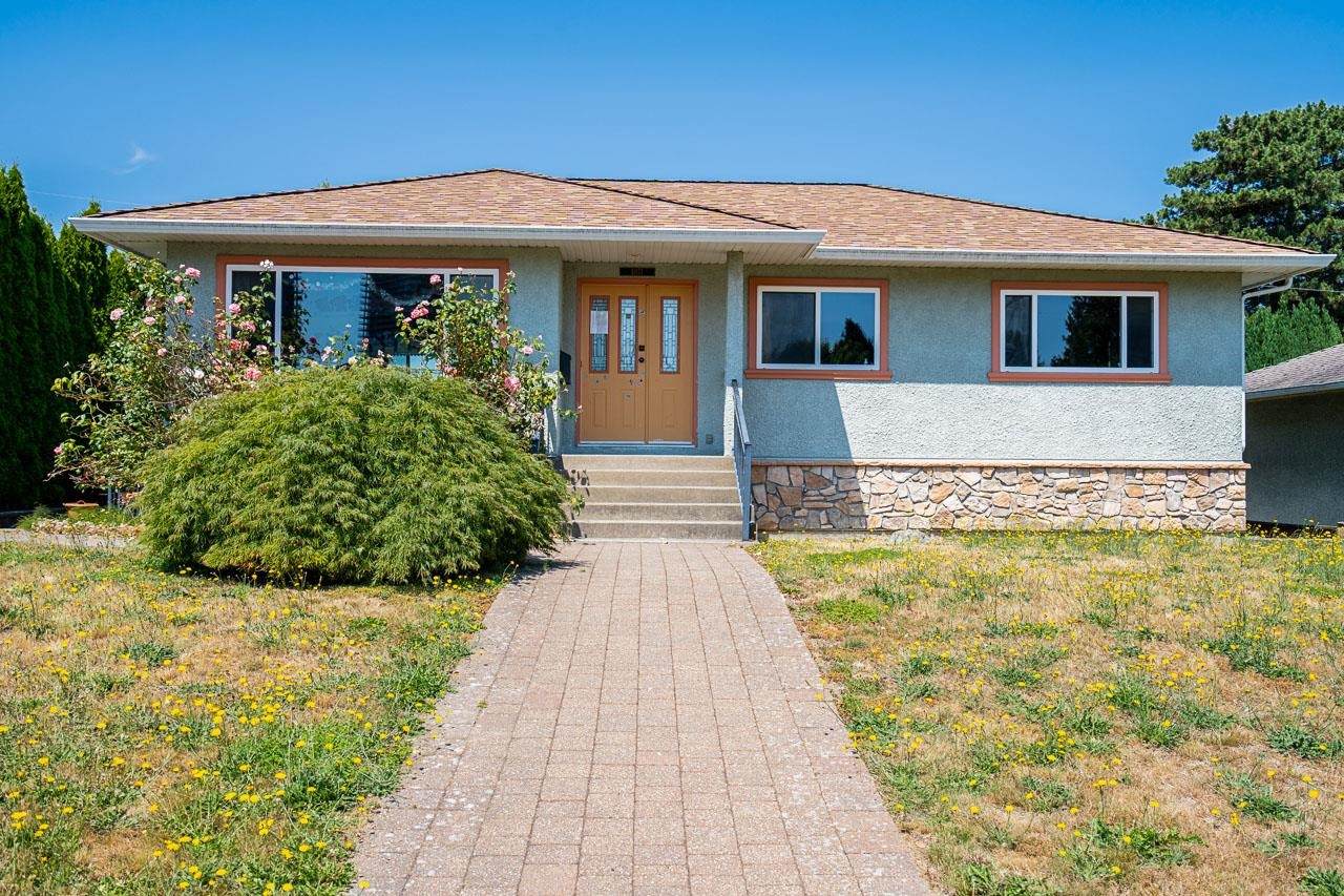 4871 Highlawn Drive - Photo 1