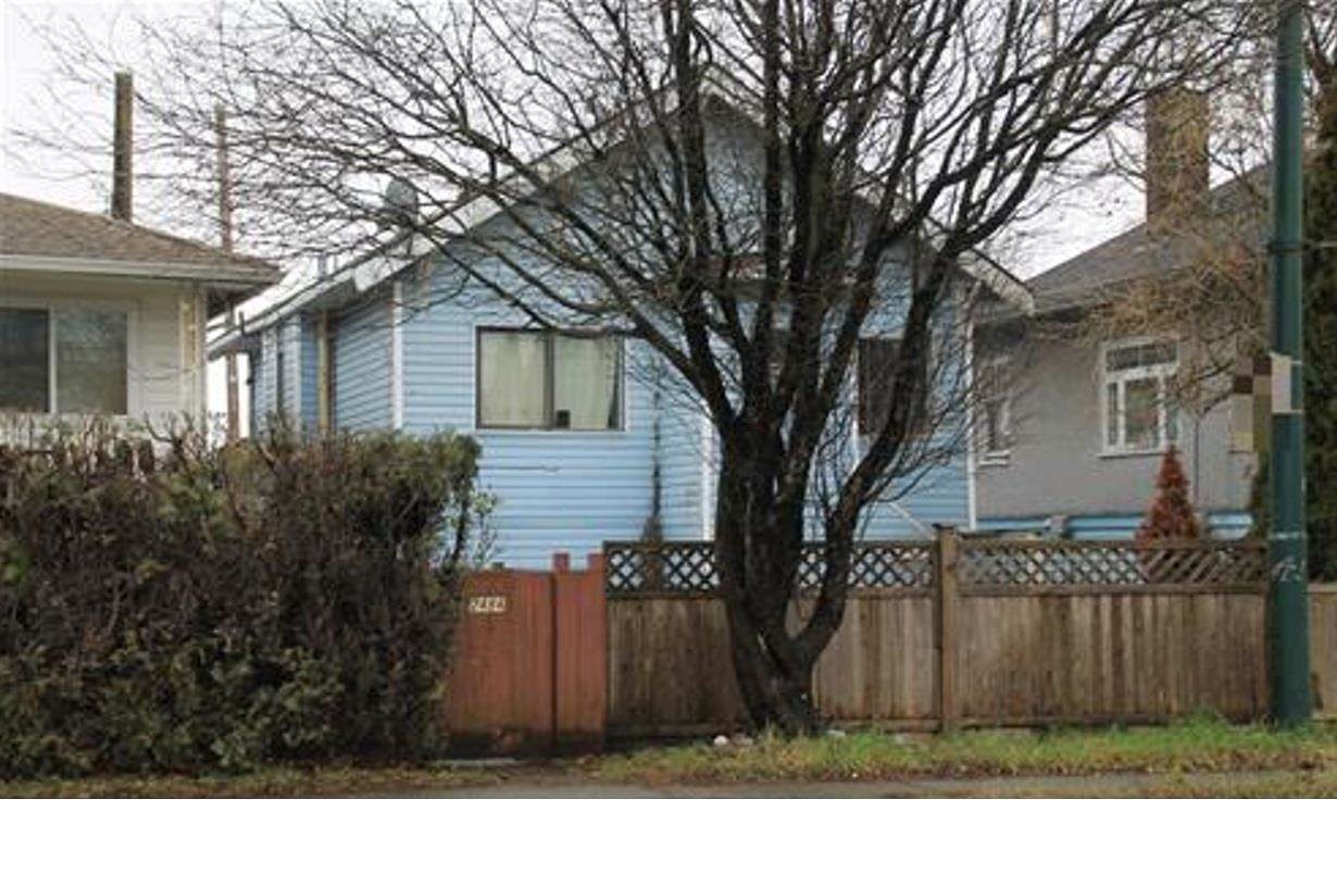2472 41st Avenue - Photo 1