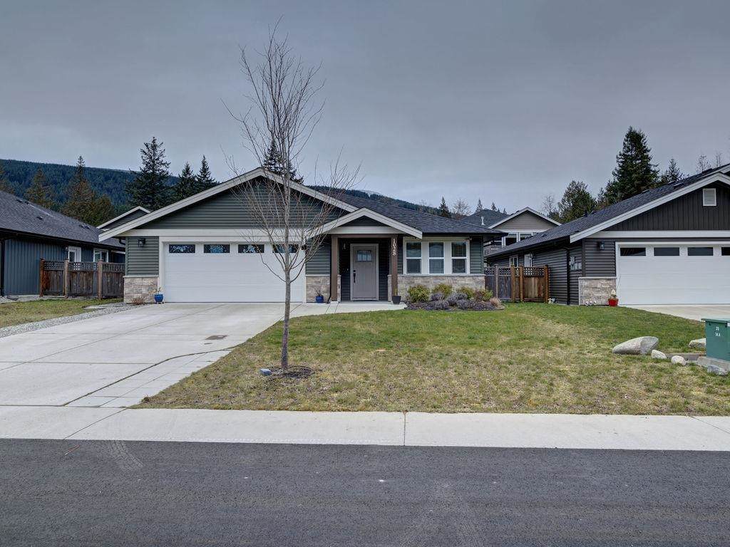 1028 Celia Crescent - Photo 1