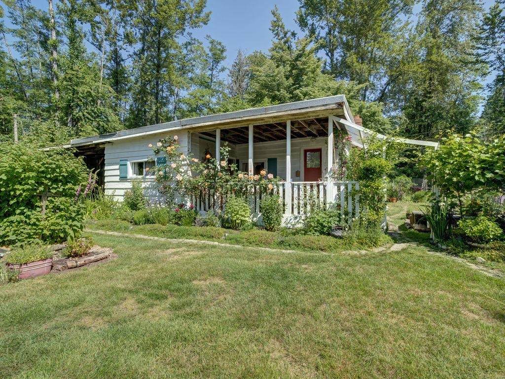 947 North Road - Photo 1