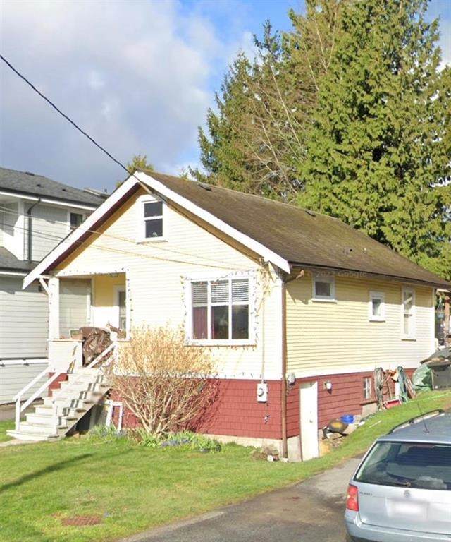 215 Ninth Avenue - Photo 1