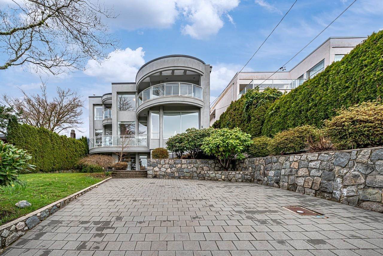 2135 Lawson Avenue - Photo 1