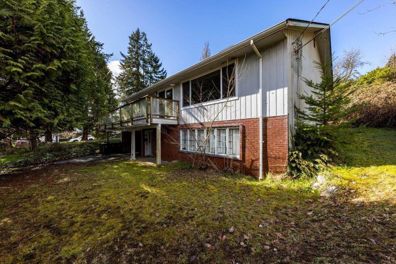 981 Friar Crescent - Photo 1