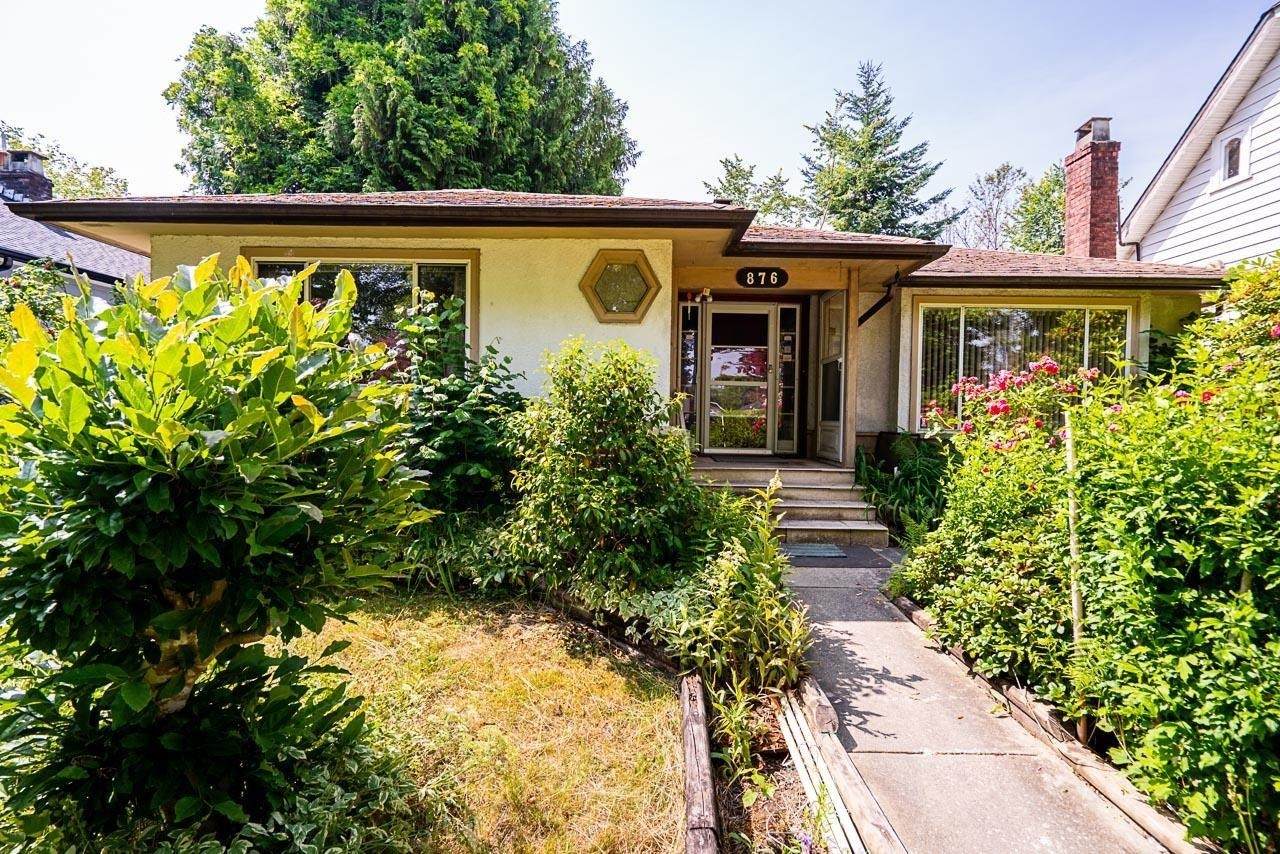 876 King Edward Avenue - Photo 1