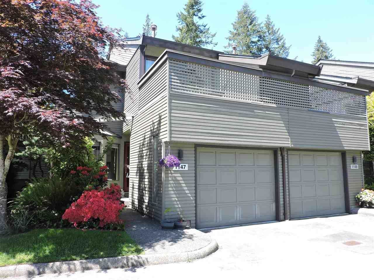 1147 Montroyal Boulevard - Photo 1